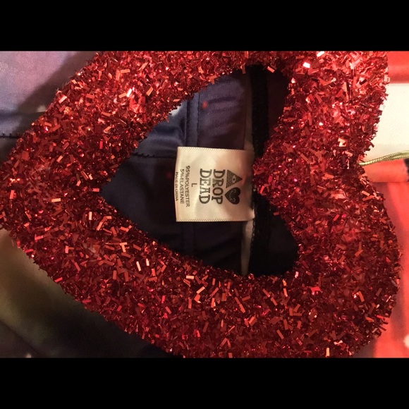 RareRear Sighting! Have the Outta-this-world Butt? - Picture 2 of 11